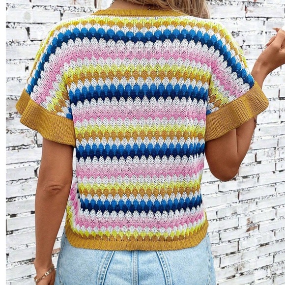 09 Boho Color Block Ruffle Short Sleeve Top - Picture 3 of 3